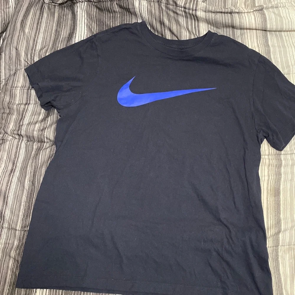 Nike graphic logo T-shirt, size large, navy blue/bright blue logo fast shipping